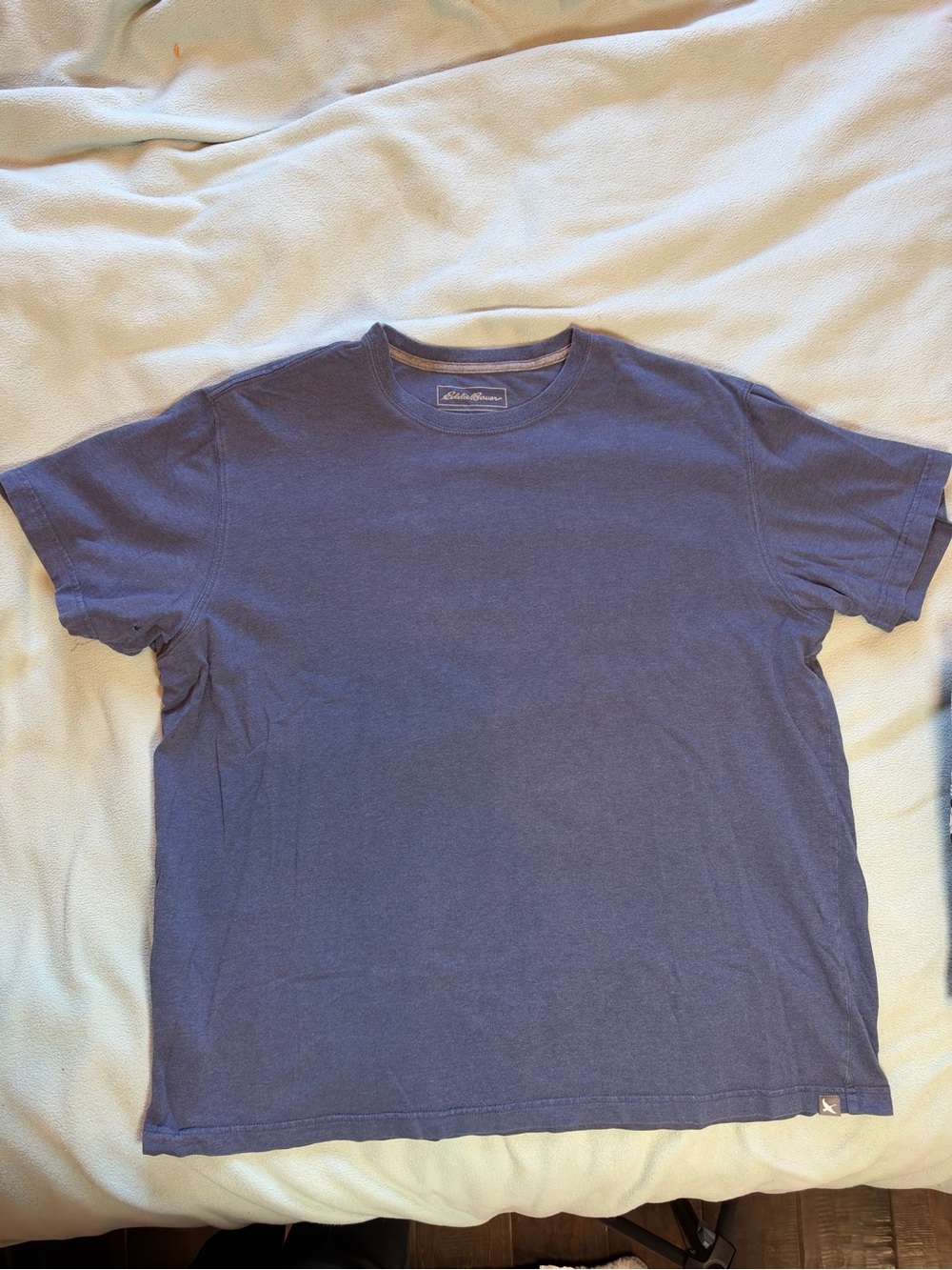 Eddie Bauer Short Sleeve Crew Tee in Washed Navy